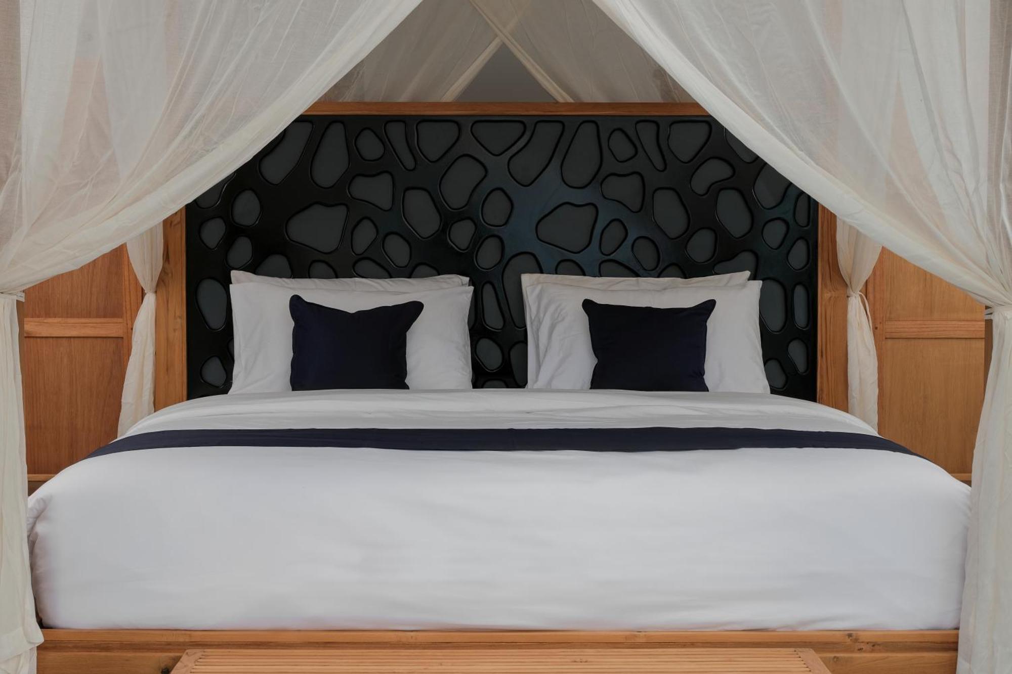Tropik Resort Lombok Selong Belanak Exterior photo