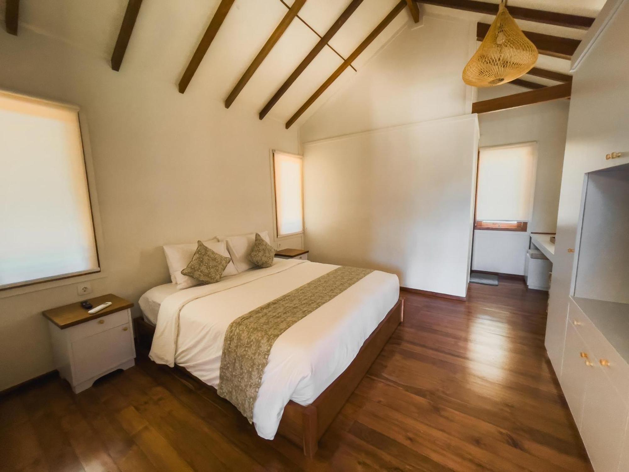 Tropik Resort Lombok Selong Belanak Exterior photo