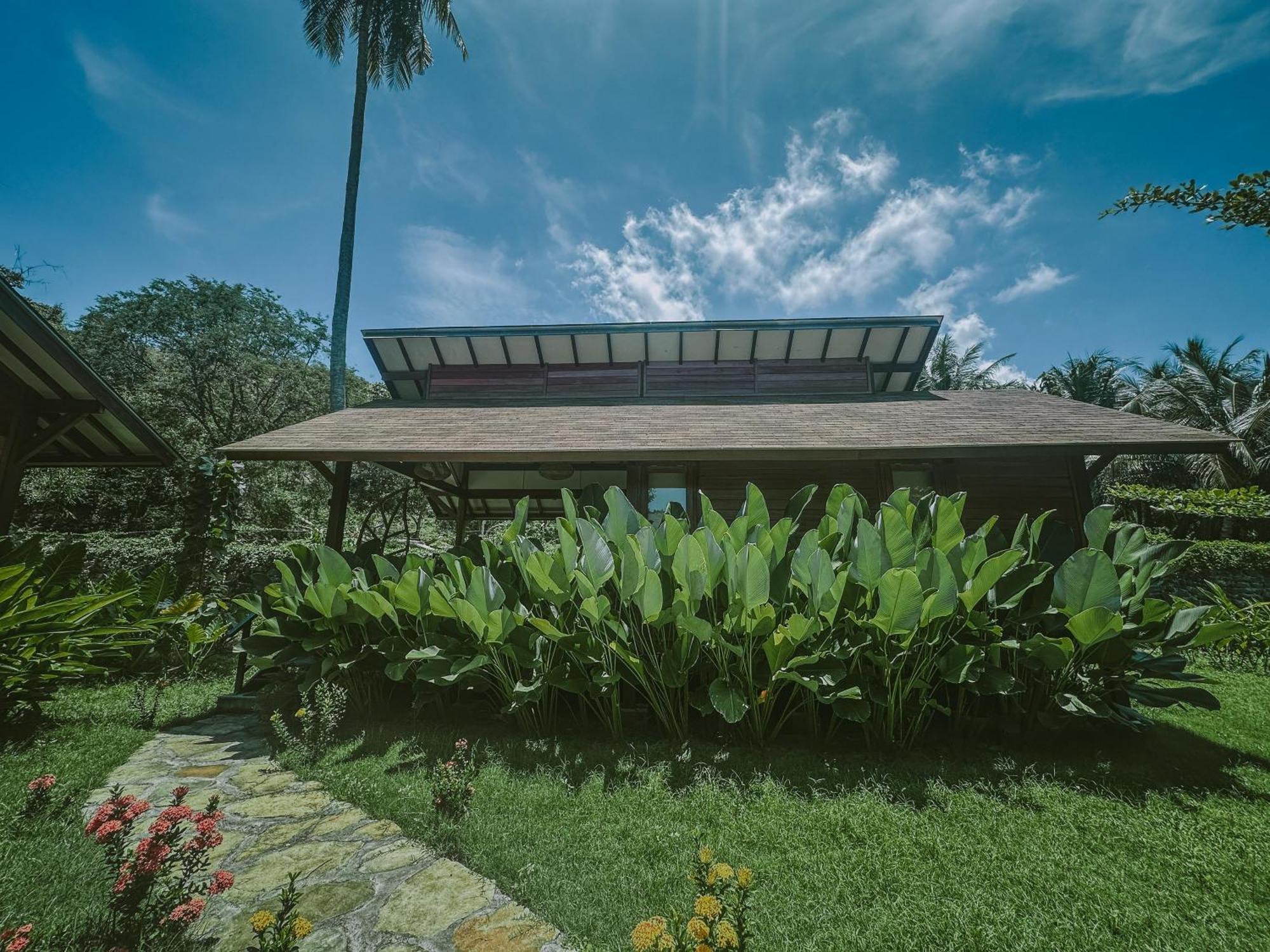 Tropik Resort Lombok Selong Belanak Exterior photo